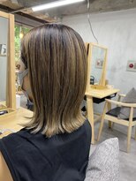 ヴィア(via) 根本が伸びても気になりにくいオトナハイライト