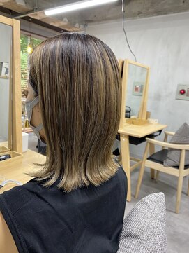 ヴィア(via) 根本が伸びても気になりにくいオトナハイライト