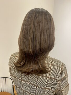 リリアーナ(LILIANA) 池袋　外ハネ ワンカール　髪質改善 イルミナカラー　ベージュ♪