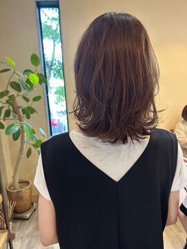 シフト(SHEEFT) 艶感×柔らか◎ナチュラル大人ミディ 愛されクセ毛風毛カール