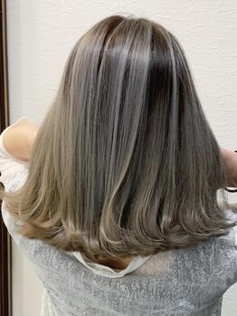 ネオヘアー 天満橋(Neo hair)の写真/【柔らか縮毛矯正¥4900～】毛先まで自然なストレート！手触りもふんわり柔らかく潤いのある質感に★