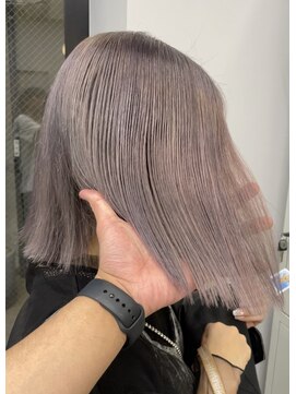 ヴァーディ オモテサンドウ(Vardy omotesando) グレージュ・ダブルカラー・ハイトーン・ベージュ・ボブ