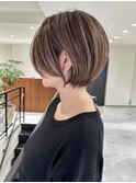 ハイライト白髪ぼかしダブルカラーインナーカラーショートボブ