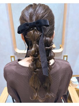 ガーデンヨコハマエスト(GARDEN YOKOHAMA est) お呼ばれヘア　ロングアレンジ　編みおろし　ツイン