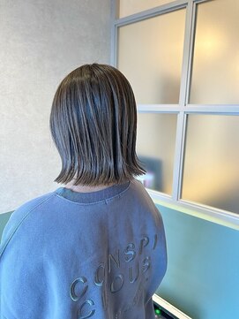 アンビシャス 北坂戸(ambitious) 切りっぱなし外はねボブエモージュカラーグレージュ