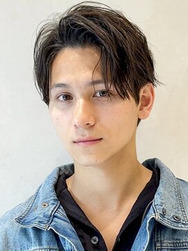 ヨリ トウキョウ(yori Tokyo) ニュアンスパーマ/センターパート/韓国マッシュ/ダークアッシュ