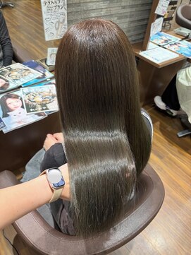 アミカ シーモール店(Amica) オリーブグレージュ