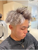 レボ 片町店(Revo)&nbsp;アップバングにツイスト×ホワイトメッシュ