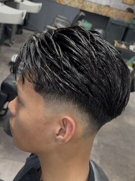 フランクスバーバーリベラルド 横浜(FRANK'S BARBER LIBERALD) メンズメンズカットパーマブリーチR