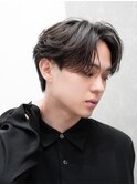 毛流れヘア金髪ナチュラルセンターパートツーブロック