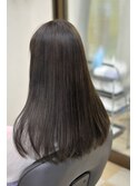 やわらかい質感のストレートスタイル