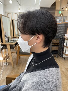 ネオリーブ クーロ(Neolive curro) 韓国風前下がりセンターパート×襟足残し