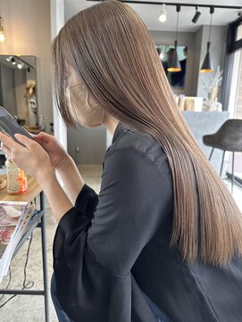 ヘリム(HELIM) 斜めバンググレージュカラーデザインカラーシルキーベージュ