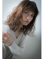 カバーヘアアンドスパ ブリス 浦和(COVER HAIR&SPA bliss)&nbsp;グレーベージュ細めハイライトウェーブミディアムv浦和20代30代