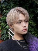 メンズヘアセンターパートブリーチカラーベージュカラー