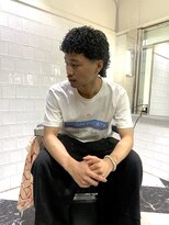 メリケンバーバーショップ フクオカ(MERICAN BARBERSHOP FUK)&nbsp;フェザーパーマサーフカール刈り上げセンターパート