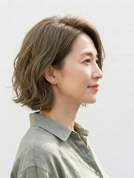 と和×美髪クリニック 巣鴨店 【大人上品】白髪を活かす艶オリーブベージュ×ふんわり美髪ボブ