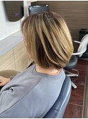 ショートボブに軽くレイヤー