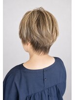 アサクラ シンキタ(ASAKURA SHINKITA)&nbsp;首が細く見えるショートカット
