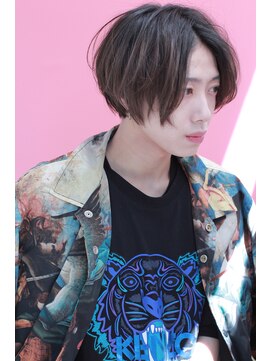 アドール(ADOR) 前下がりボブ