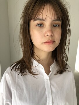 ルーム(Loom.) デザインカラーストレートミディアム【Loom./明治神宮前/原宿】