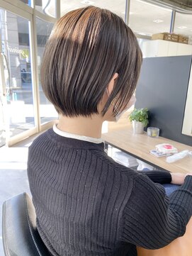 ジーニー 横浜(giinii) 【giinii_渋谷】スアショート_襟足_アイスラテ