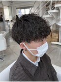 波巻きスパイラルパーマ×刈り上げマッシュ