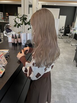 エイチ(H) ミルクティーベージュ/wカラー/カット/トリートメント