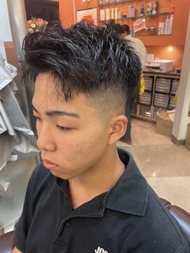 銀座マツナガ 浅草店 黒髪短髪フェードフォワードスタイル