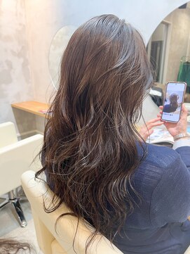 ドラマティックヘア(DRAMATIC HAIR) ロングレイヤー×エメラルド