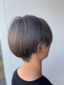 クレマチス(Clematis) 透明感あるグレーカラーは、いかがでしょうか？