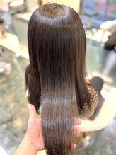☆髪質改善、縮毛矯正ストレートについてのこだわり☆ 元からストレートだった様な自然な艶髪へ。