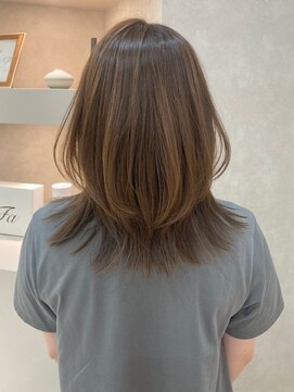 ヴィサージュアクト(VISAGE a.c.t) ブリーチなしベージュ×ふんわりレイヤー