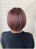 ピンクベージュ