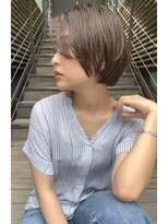 ミィ 表参道(mee.)&nbsp;【mee.】ハセガワヒトシ　大人かわいい前下がりサイドショート