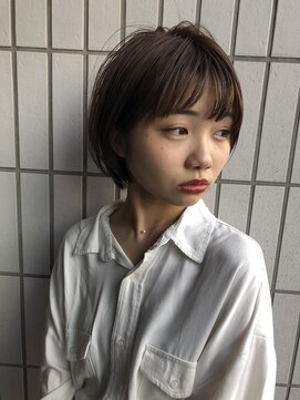 ディスオモテサンドウ 表参道(This OMOTESANDO) 風を纏う浮遊感ショートボブ！(表参道　青山)