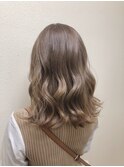 ミルクティーベージュ