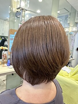 エメールヘア(aimere hair) どの世代でも似合うハイトーンすぎないミルクティベージュボブ