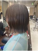 グレージュカラー　外はねボブ