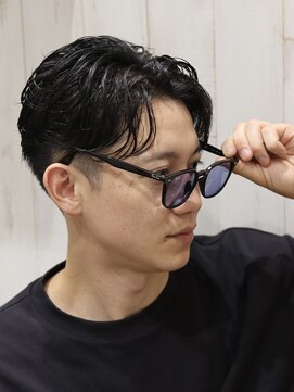 ヨシザワインク プレミアム 横浜 桜木町店(YOSHIZAWA Inc. PREMIUM) かき上げセンターパートグラデ刈上げメンズビジネスカジュアル