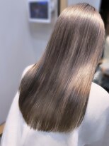 ボイスヘア(voice hair)&nbsp;30代40代ダブルカラーミルクティアッシュデザインカラー透け感