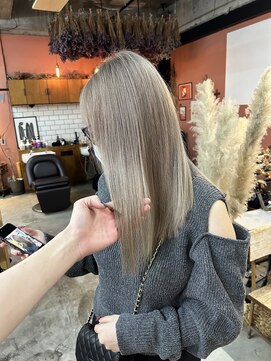 チャプター 問屋町(chapter) ケアブリーチミルクティーグレージュ顔まわりレイヤーカット韓国