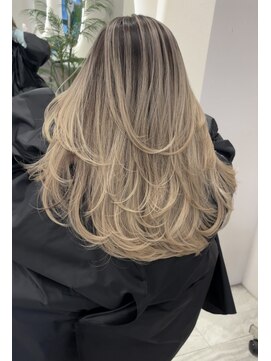 サロウィン 那覇店(SALOWIN) ブロンドバレイヤージュカラー×レイヤーカット
