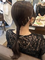 スラップ(SLAP)&nbsp;お呼ばれアレンジ、タイトヘアセット、ローポニー