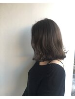 ヘアメイク オブジェ(hair make objet) アッシュベージュの切りっぱなしロブ