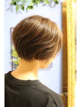 ヘアーフロス(HAIR FLOS) 大人かわいい小顔ショート20代30代40代