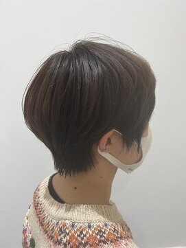 セラ(SERA) 大人可愛い前髪ありひし形耳掛けマッシュショート