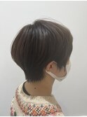 大人可愛い前髪ありひし形耳掛けマッシュショート