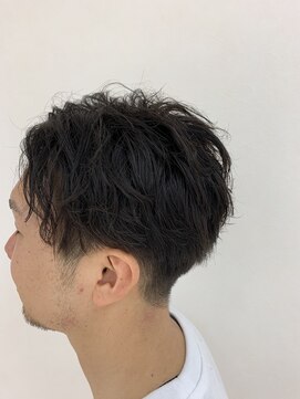エヌプラス(N+) メンズヘアフェザーパーマサーフカール刈り上げセンターパート
