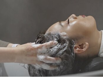 ヘア ルミナス バイ フォルテ(HAIR LUMINAS by FORTE)の写真/頭皮のお悩みに合わせた心地良いヘッドスパが体験可能！お好みで4種類のアロマの香りを変更できます♪